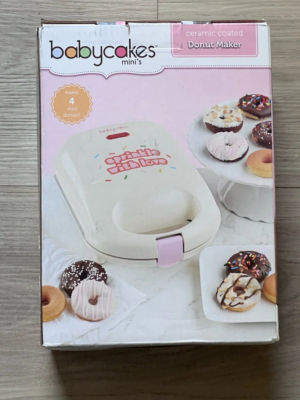 Babycakes Mini's Donut Maker - Makes 4 Non-Stick Mini Donuts NEW MSRP $24.99